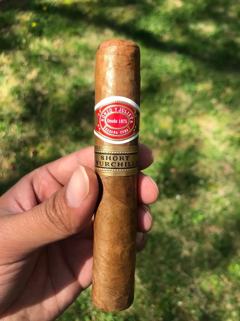 罗密欧与朱丽叶 丘吉尔 品吸 - 高希霸雪茄