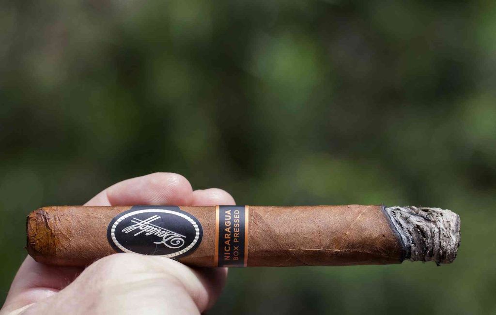 大卫杜夫 Nicaragua Toro 品吸 - 高希霸雪茄